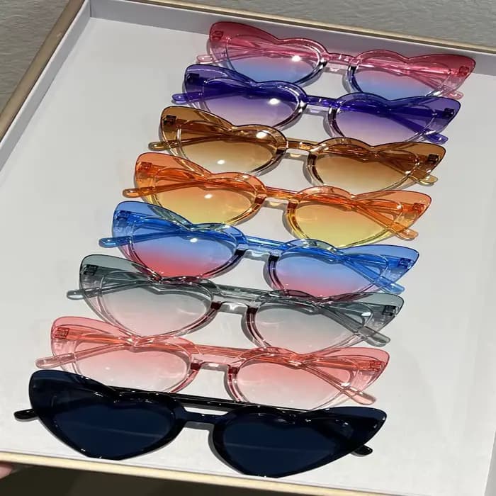 Lunettes de soleil en forme de cœur pour femmes