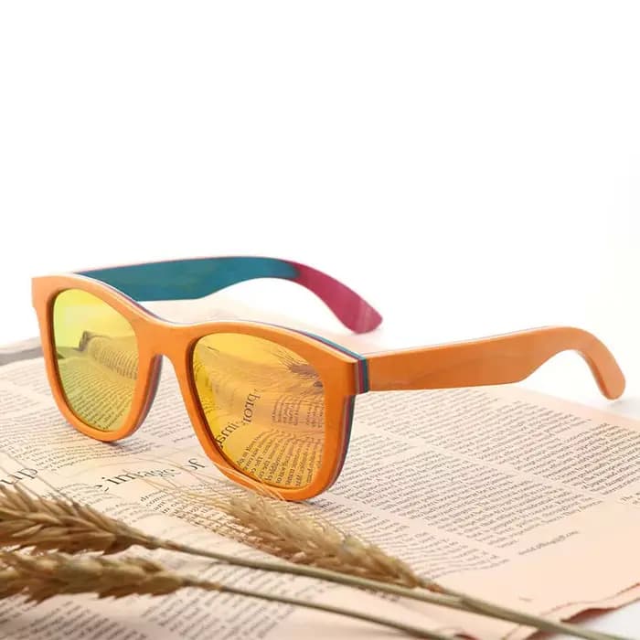 Lunettes de soleil en bois de marque BerWer
