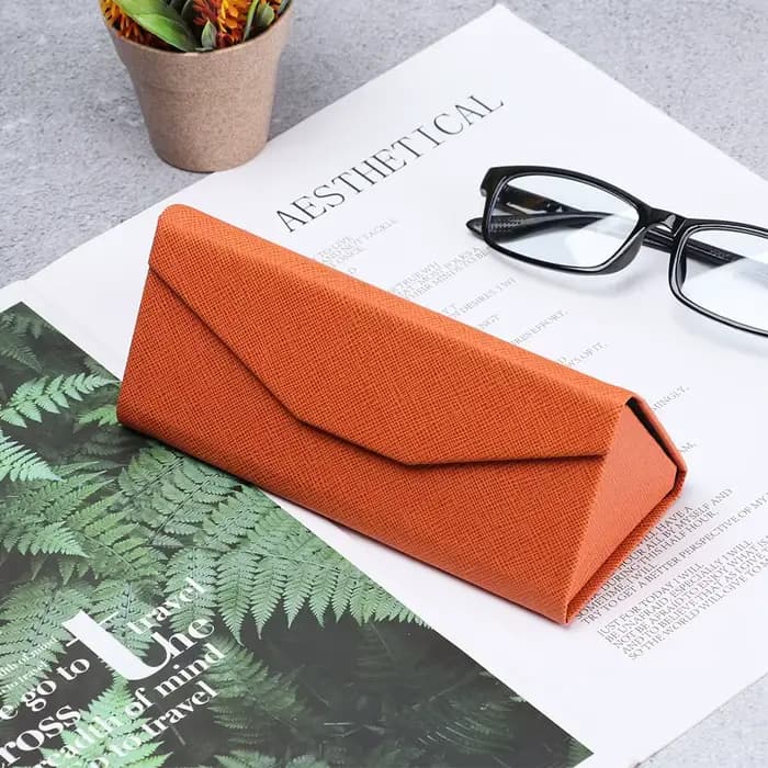 Boîte à lunettes triangulaire pliable unisexe à motif croisé couleur bonbon