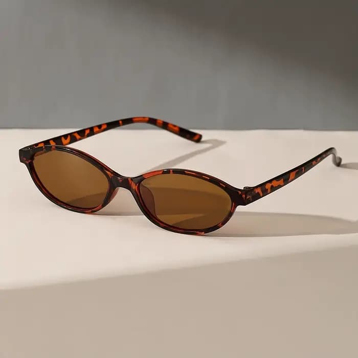 Lunettes à monture ovale en plastique pour femmes