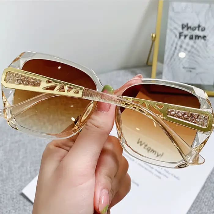 Lunettes de soleil tendance pour défilés de mode