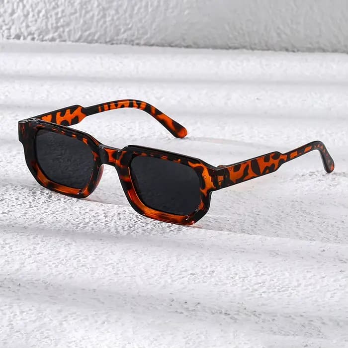 Lunettes de soleil tendance à monture fine