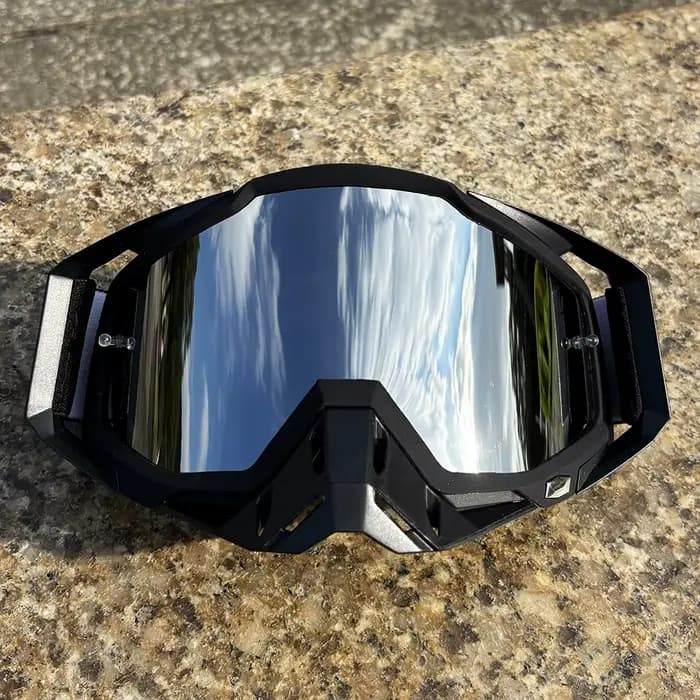 100 lunettes tout-terrain