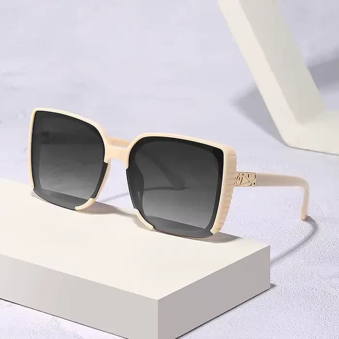Nouvelles lunettes de soleil carrées élégantes de couleur beige à monture large
