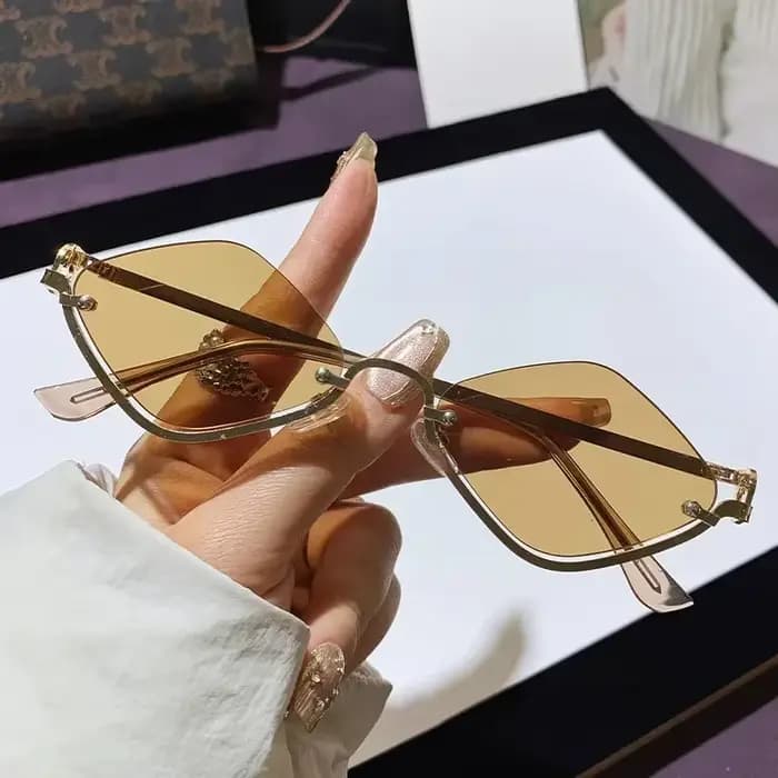 2025 métal femmes Simple tendance lunettes de soleil nouveau demi-monture en forme de diamant