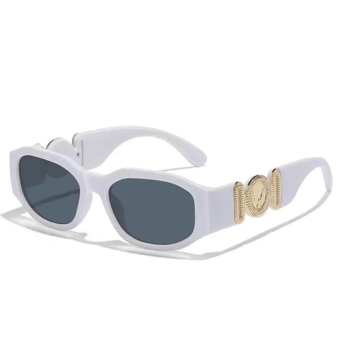 Lunettes de soleil à la mode pour femmes avec pièces métalliques