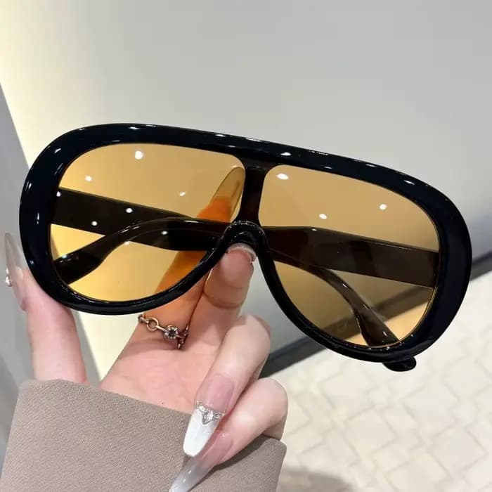 Lunettes de soleil intégrées à grande monture pour femmes