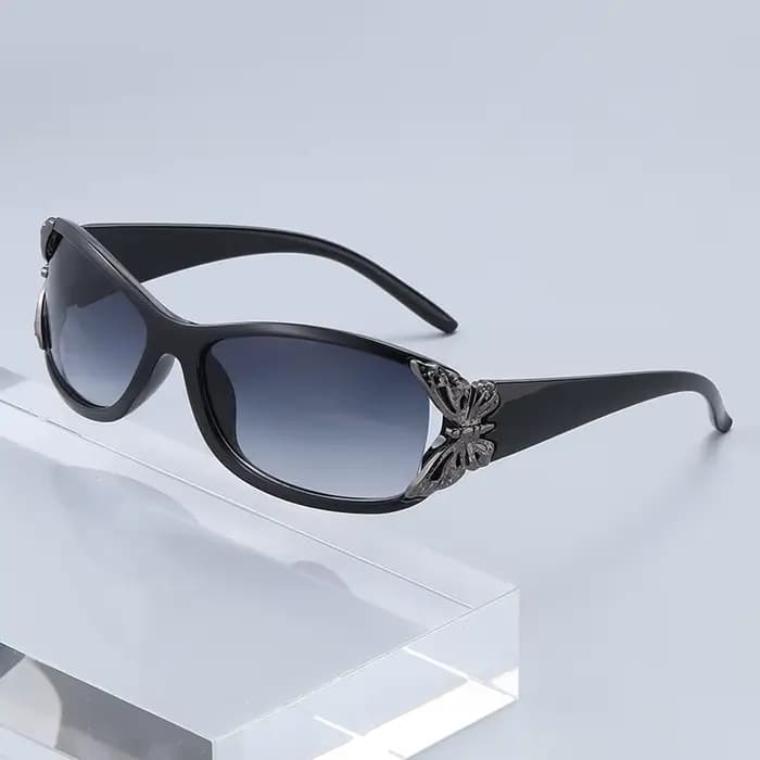 Lunettes de soleil pour femmes avec cadre décoré de papillons