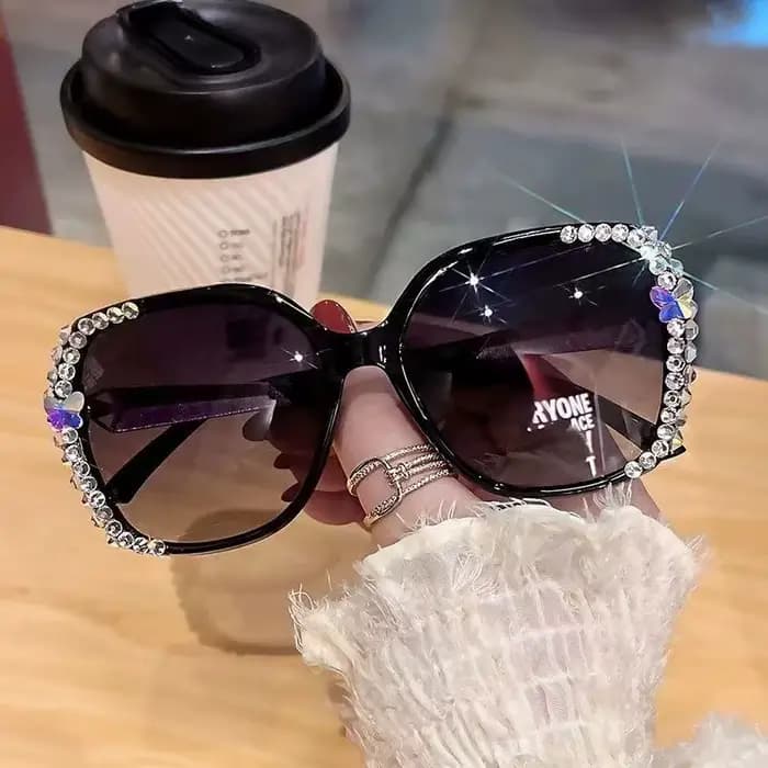 Lunettes de soleil vintage pour femmes avec strass
