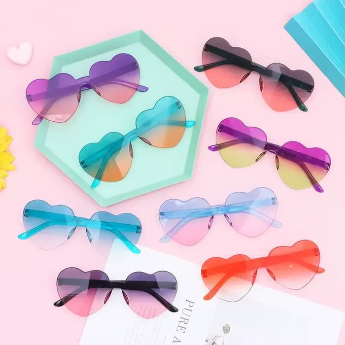 Lunettes de soleil colorées en forme de cœur pour adultes