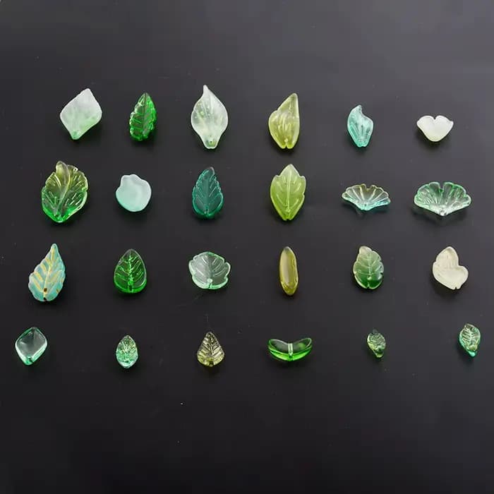 Mélange aléatoire de 30/50/100 pièces de perles de feuilles de verre, bricolage de colliers et Bracelets faits à la main, perles de feuilles, matériaux de fabrication de bijoux, accessoires en vrac