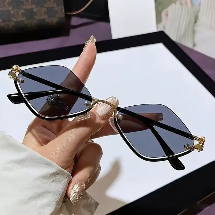 Lunettes de mode pour femmes avec monture en métal diamant ultra-légère de style rétro et demi-monture