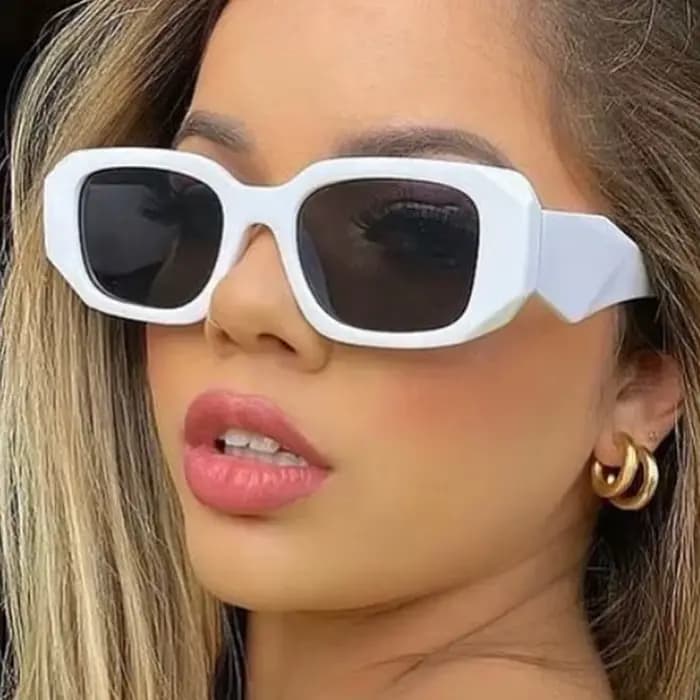 Lunettes de soleil classiques carrées blanches pour femmes