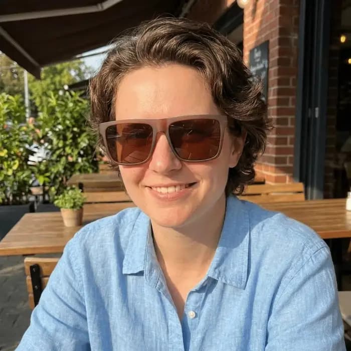 Lunettes de soleil carrées avec monture en bois de bambou