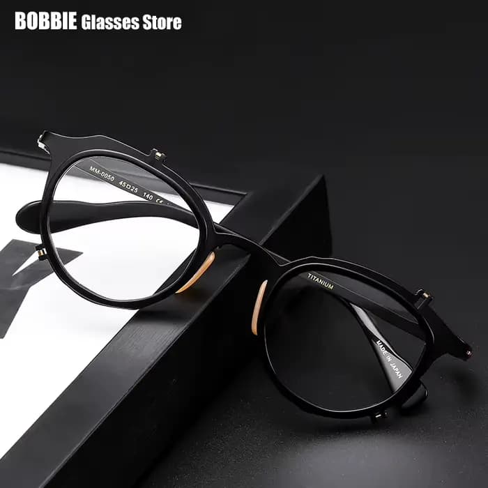 Monture de lunettes en titane de styliste japonais