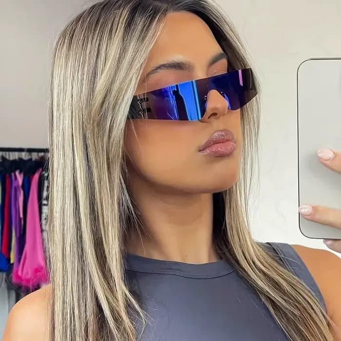Lunettes de sport punk à la mode avec un style technique et épicé