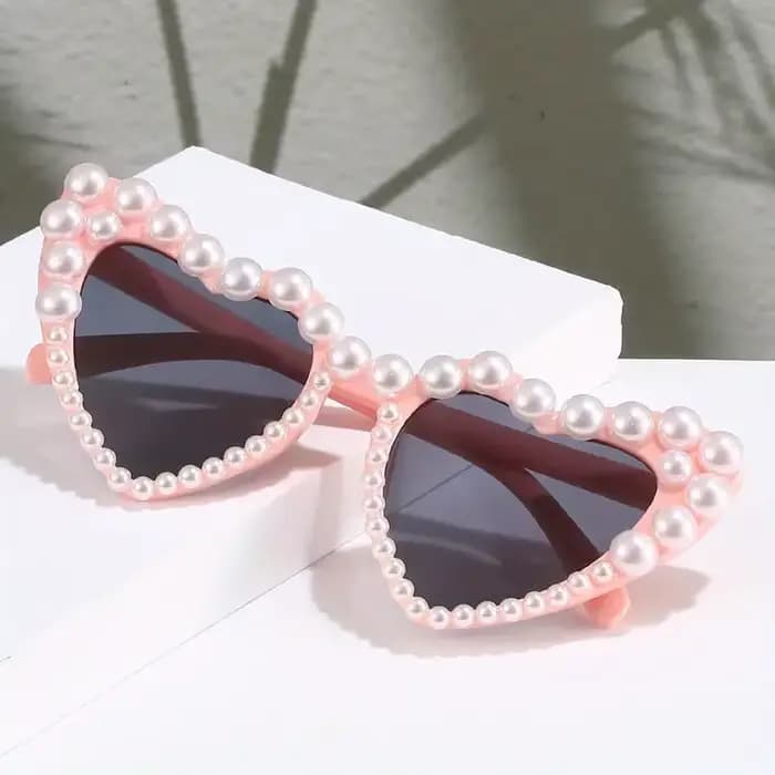 Lunettes de soleil à grande monture en forme de cœur pour femmes