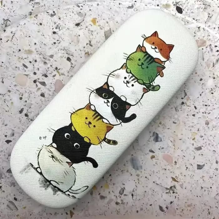 Boîte à lunettes en forme de chat de dessin animé