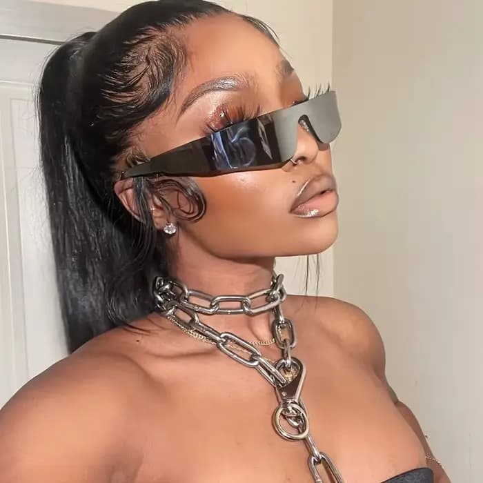 Lunettes de sport punk à la mode avec un style technique et épicé