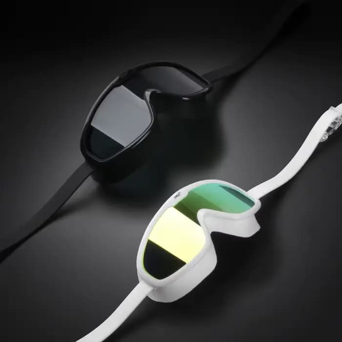 COPOZZ 2025 Lunettes de natation antibuée Lentille de forme entière Protection UV avec grand cadre en silicone