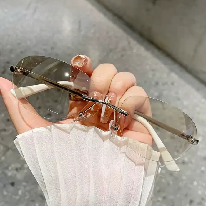 Nouvelle marque de luxe Designer petite monture lunettes de soleil œil de chat femmes Vintage mode