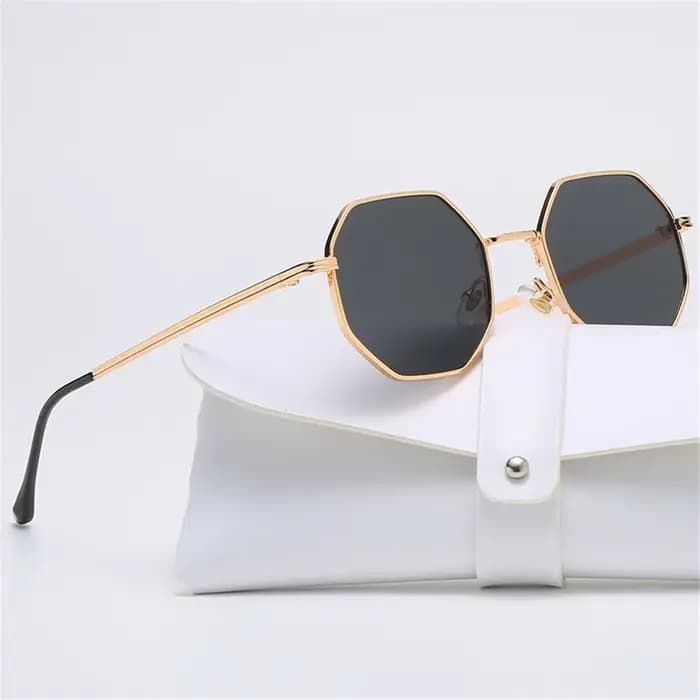 Lunettes de soleil polygonales en métal pour femmes