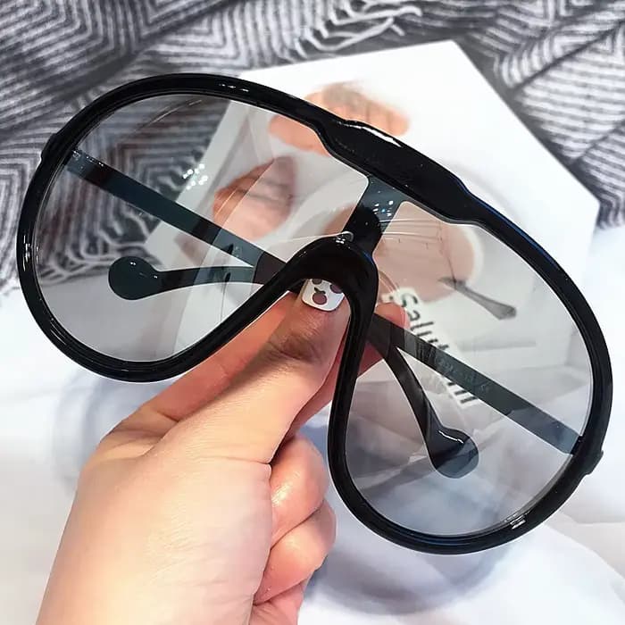 Lunettes de soleil surdimensionnées