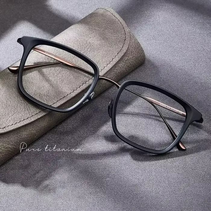 Monture de lunettes carrée en titane pur