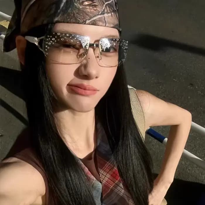 Lunettes de soleil sans monture à strass