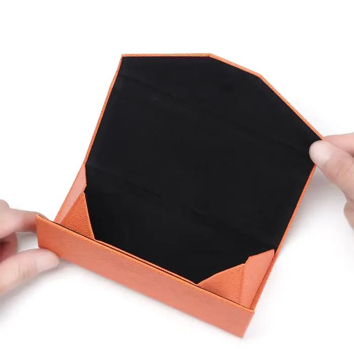 Boîte à lunettes triangulaire pliable unisexe à motif croisé couleur bonbon