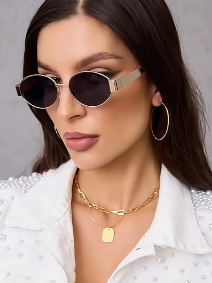 Ensemble de lunettes à monture métallique ovale à la mode