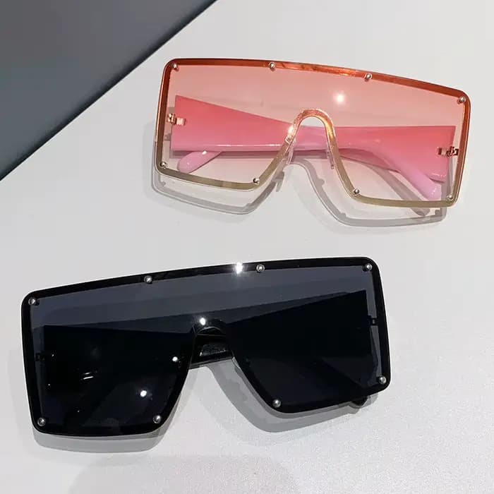 Lunettes de soleil futuristes à grande monture