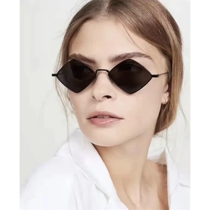 Hipster polygone femmes lunettes de soleil irrégulière Vintage petit cadre losange dames