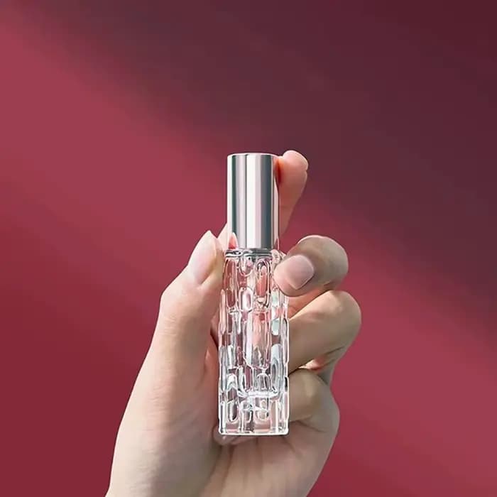 Bouteille de parfum 30ML, récipient Portable haut de gamme de grande capacité, bouteille vide en verre à pression Fine, bouteille rechargeable en Spray Premium