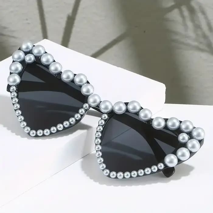 Lunettes de soleil à grande monture en forme de cœur pour femmes