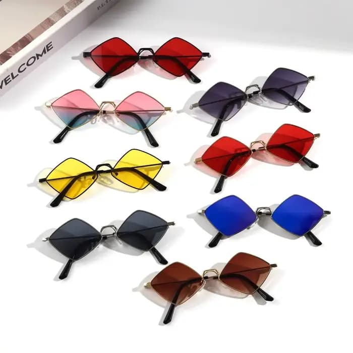 Hipster polygone femmes lunettes de soleil irrégulière Vintage petit cadre losange dames
