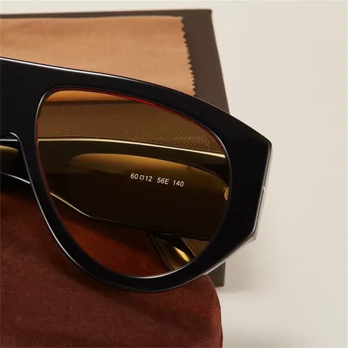 Lunettes de soleil classiques à grande monture en fibre d'acétate