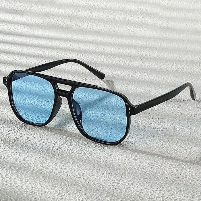 Lunettes de soleil rétro à double pont avec verres ambrés – Monture noire