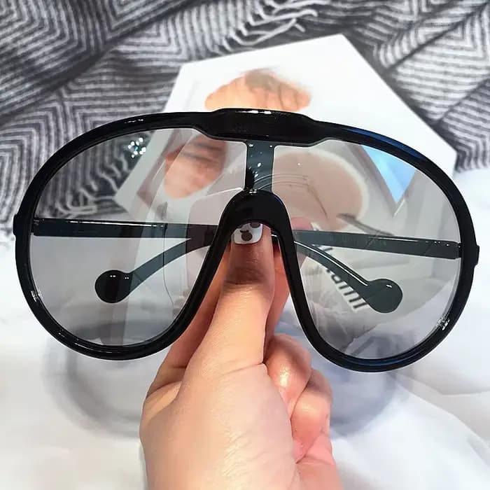 Lunettes de soleil surdimensionnées