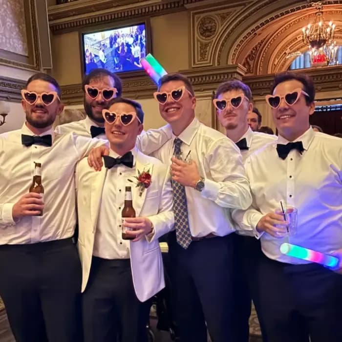 100 paires de lunettes de soleil en forme de cœur pour mariage