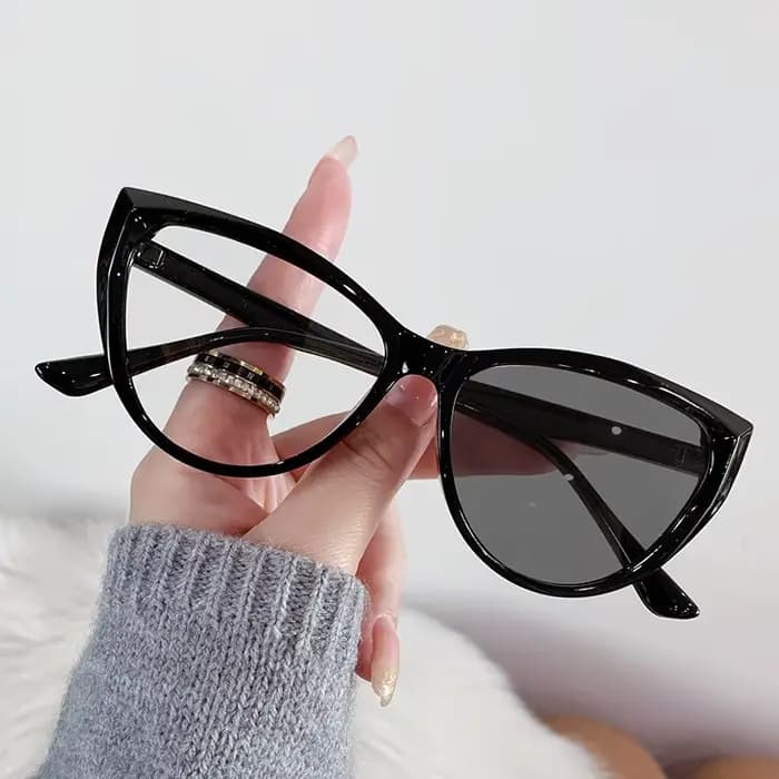 Lunettes Photochromiques Oeil de Chat Tendance Vintage Femme Homme Monture à Changement de Couleur Anti-Lumière Bleue Lunettes de Soleil UV400