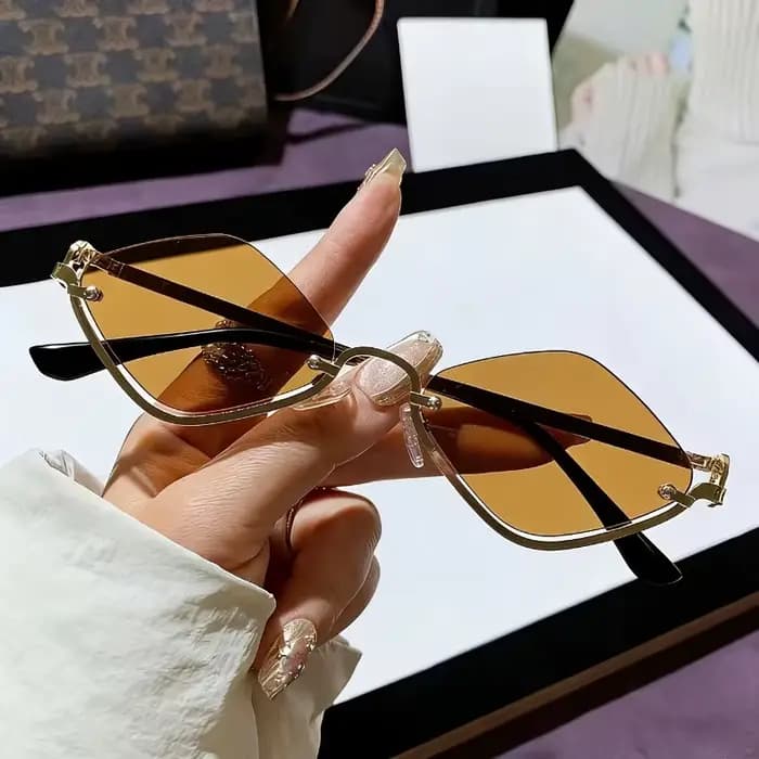 Lunettes de mode pour femmes avec monture en métal diamant ultra-légère de style rétro et demi-monture