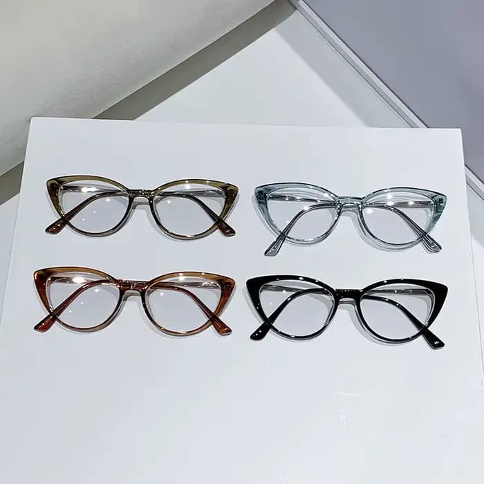 Lunettes à verres photochromiques œil-de-chat - Une tendance rétro avec une touche sophistiquée
