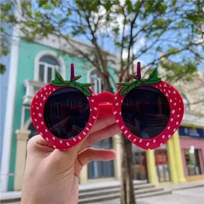 Lunettes de soleil tendance en forme d'ananas