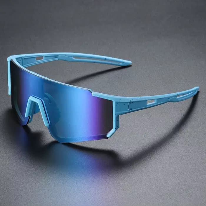 Une paire de lunettes élégantes pour hommes.