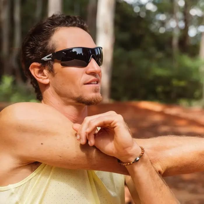 Lunettes de soleil de sport classiques avec lentille UV400 enveloppantes une pièce – Ajustement confortable unisexe