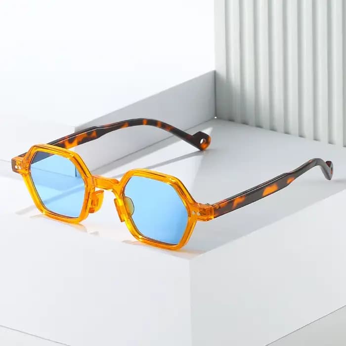 Lunettes de soleil hexagonales à petite monture irrégulière
