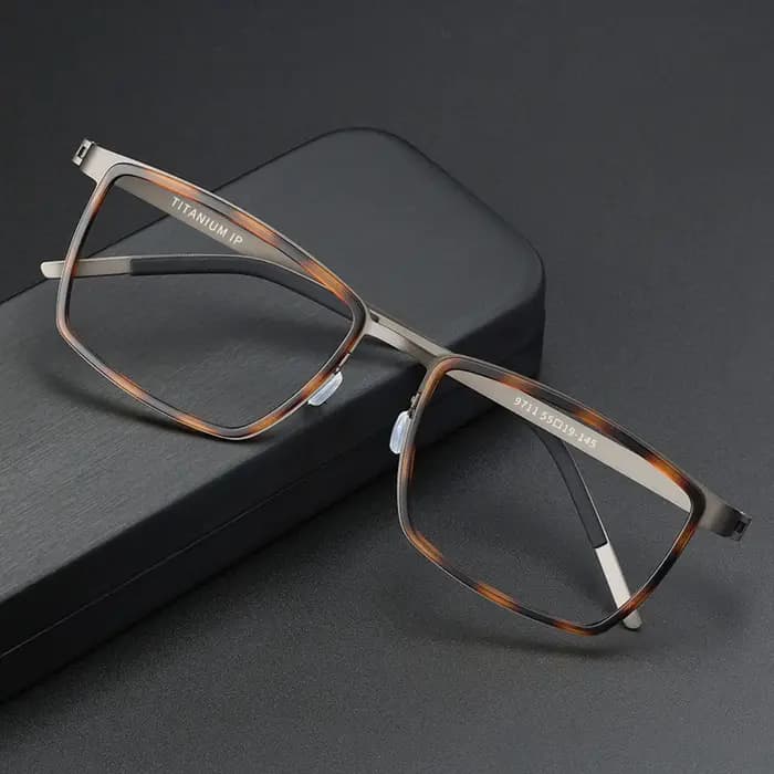 Marque de luxe Design sans vis 150 m de longueur lunettes cadre ultraléger pur titane Rectangle grandes