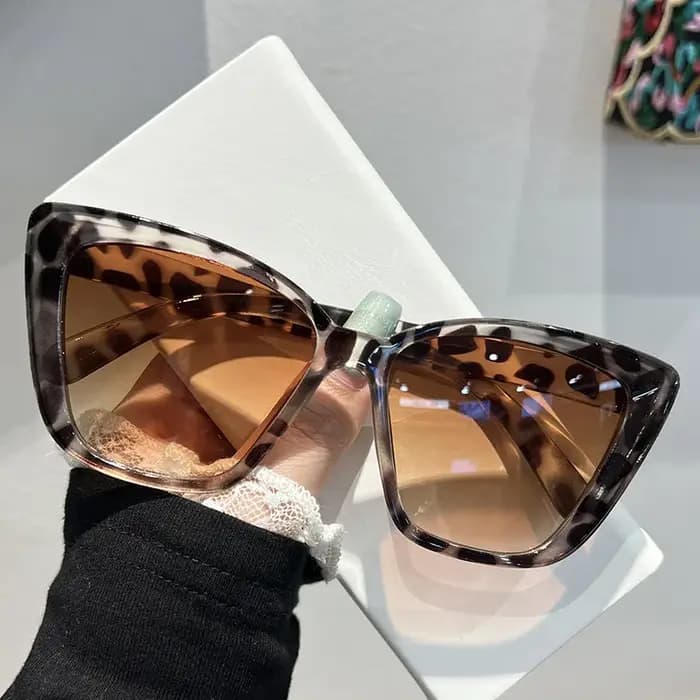 Lunettes de soleil œil de chat tendance pour femmes, lunettes de soleil carrées rétro, nouvelles lunettes de protection UV400, lunettes de soleil à la mode pour l'été