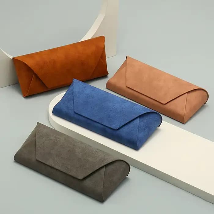 Z. Pochette souple portable pour lunettes
